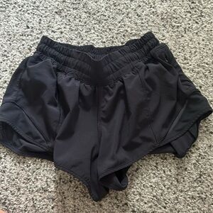 Black Lululemon hottie hots 2.5